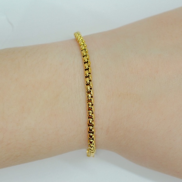 Large Box Chain Bracelet - Picture 6 of 6